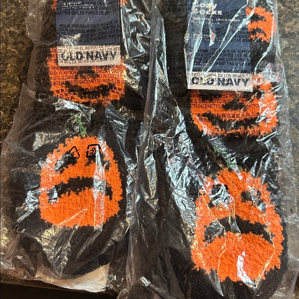 Old Navy kids Black and Orange Pumpkin Socks